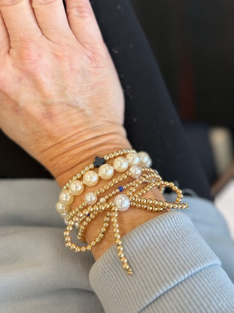 Ms. Traditional Pearl Bracelet